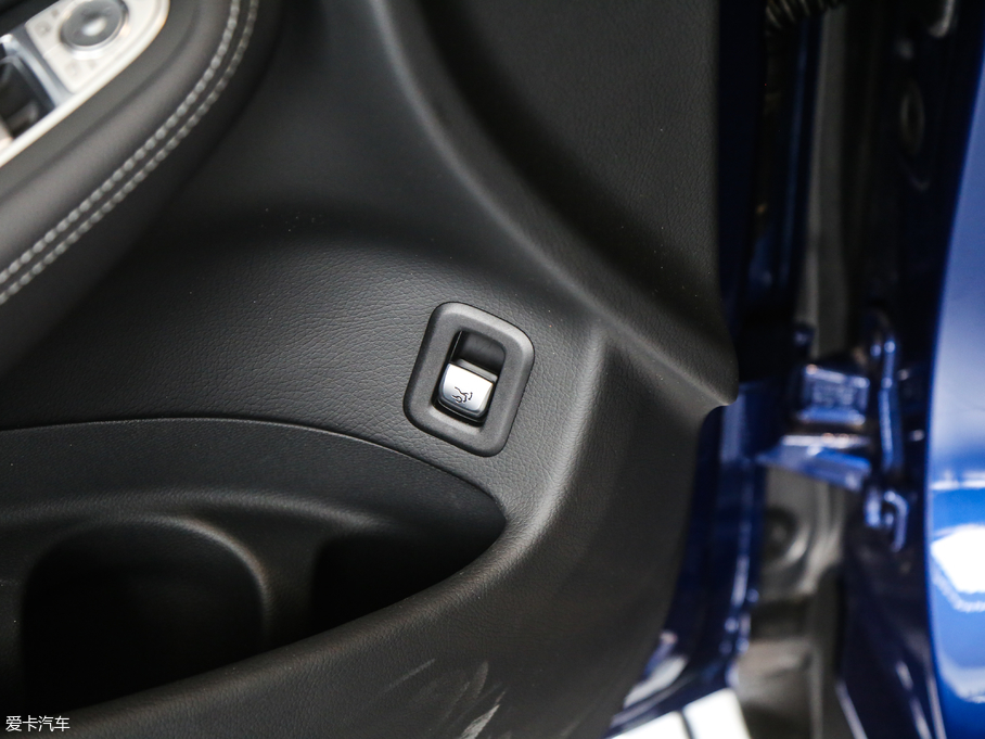 2017YGLCCoupe(M) GLC 260 4MATIC ISUV