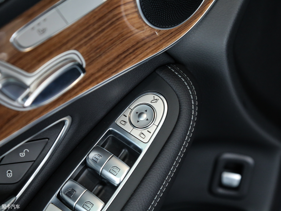 2017YGLCCoupe(M) GLC 260 4MATIC ISUV