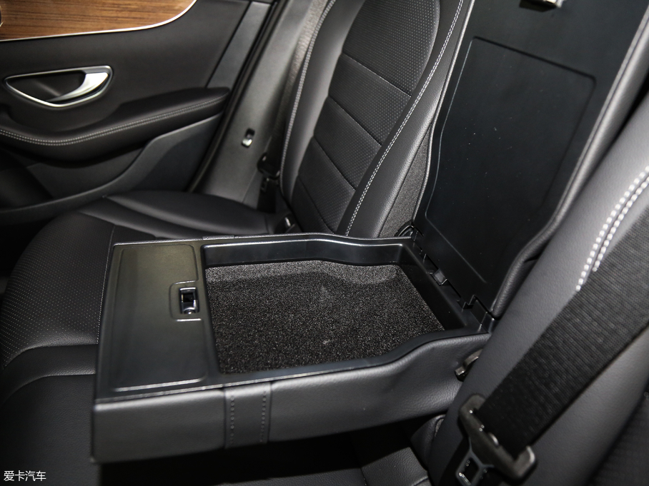 2017YGLCCoupe(M) GLC 260 4MATIC ISUV