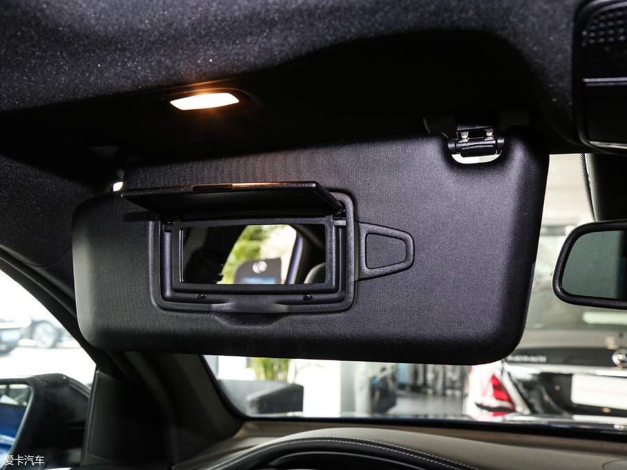 2017YGLCCoupe(M) GLC 260 4MATIC ISUV