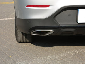 2017GLC 260 4MATIC ISUV ^