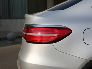 2017GLC 260 4MATIC ISUV ^