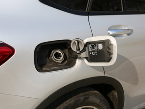 2017GLC 260 4MATIC ISUV ^