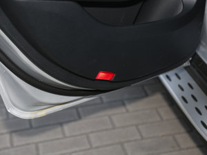 2017GLC 260 4MATIC ISUV g