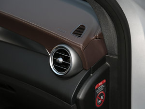 2017GLC 260 4MATIC ISUV g