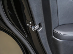 2017GLC 260 4MATIC ISUV g