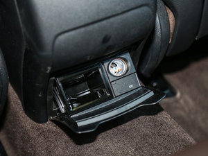 2017GLC 260 4MATIC ISUV g