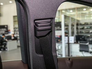 2017GLC 260 4MATIC ISUV g