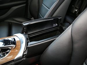 2017GLC 260 4MATIC ISUV g