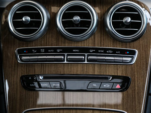 2017GLC 260 4MATIC ISUV {(dio){(dio)(ji)