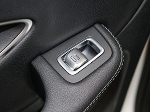 2017GLC 200 4MATIC ISUV g