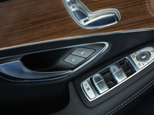 2017GLC 260 4MATIC ISUV g