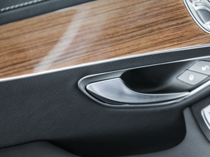 2017GLC 260 4MATIC ISUV g