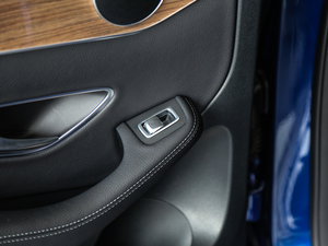 2017GLC 260 4MATIC ISUV g