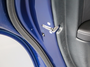 2017GLC 260 4MATIC ISUV g