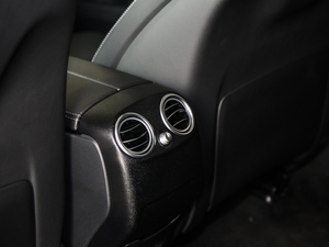 2017GLC 260 4MATIC ISUV g