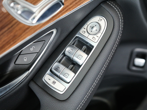 2017GLC 260 4MATIC ISUV {܇ƅ^	