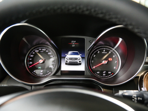 2017GLC 260 4MATIC ISUV x