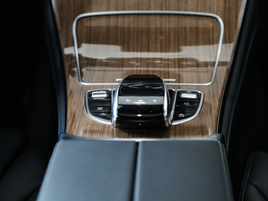 2017GLC 260 4MATIC ISUV п؅^