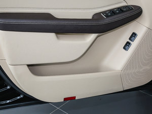 2017GLS 400 4MATIC A ǰTg