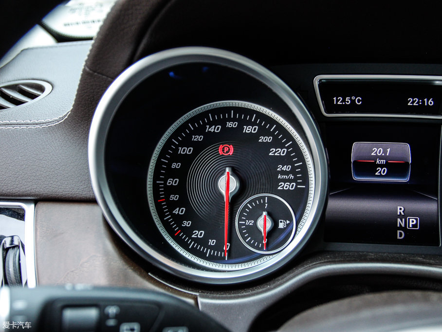 2017YGLE GLE 320 4MATIC (dng)