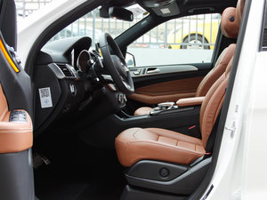 2017款GLE 450 AMG 4MATIC 前排空间