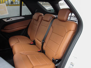 2017款GLE 450 AMG 4MATIC 后排座椅