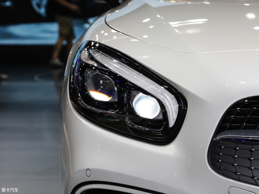 2017YSL SL 400 Passion Edition