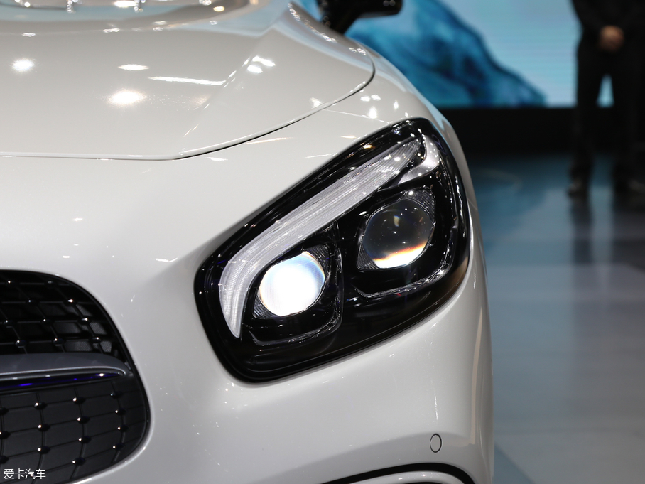 2017YSL SL 400 Passion Edition