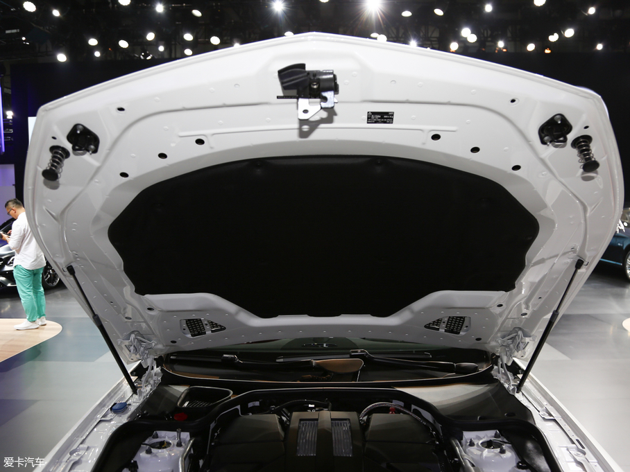 2017YSL SL 400 Passion Edition