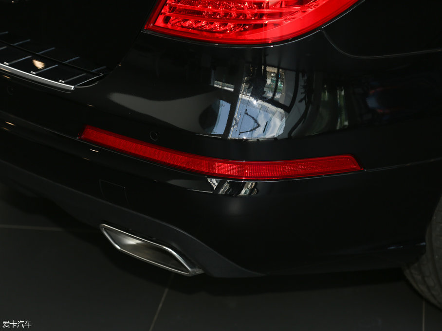 2017YR R 320 4MATIC Aذ