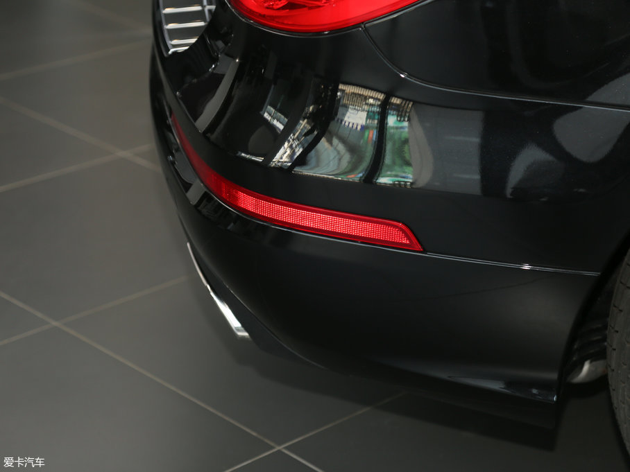 2017YR R 320 4MATIC Aذ