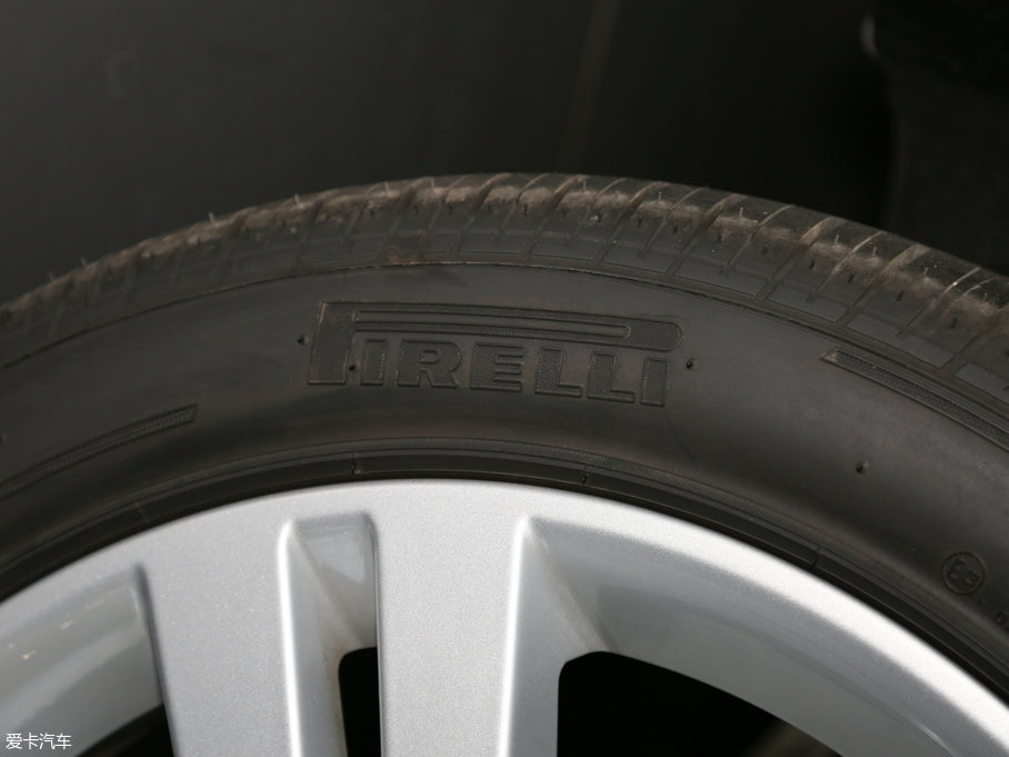 2017YR R 320 4MATIC Aذ