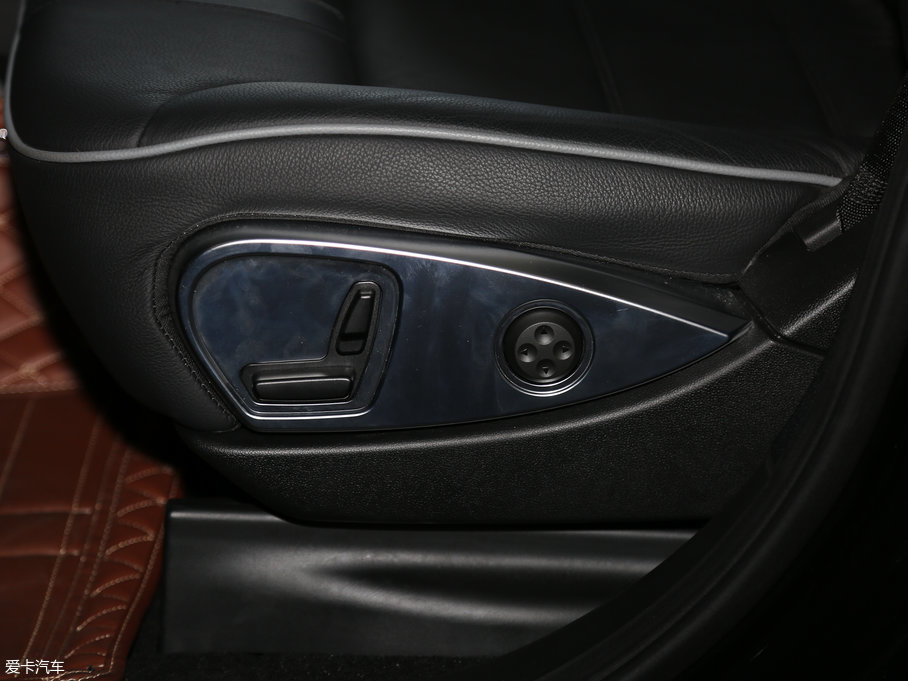 2017YR R 320 4MATIC Aذ