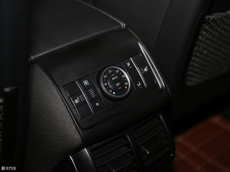 2017YR R 320 4MATIC Aذ