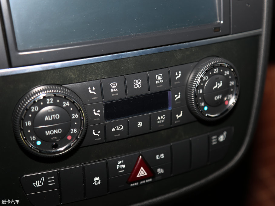 2017YR R 320 4MATIC Aذ