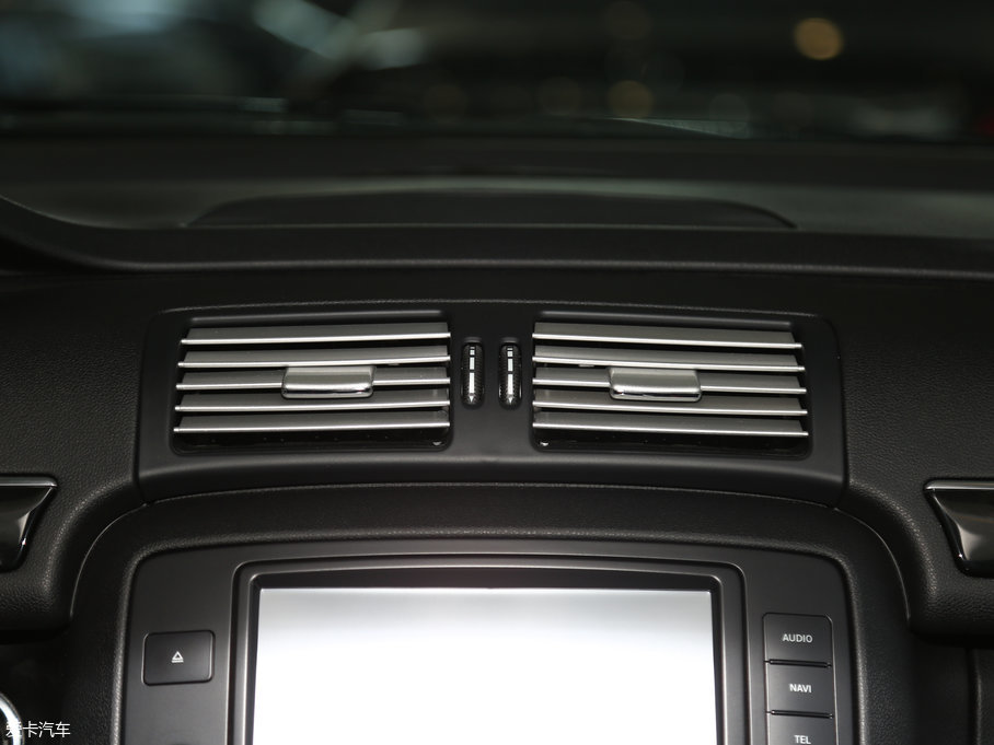 2017YR R 320 4MATIC Aذ