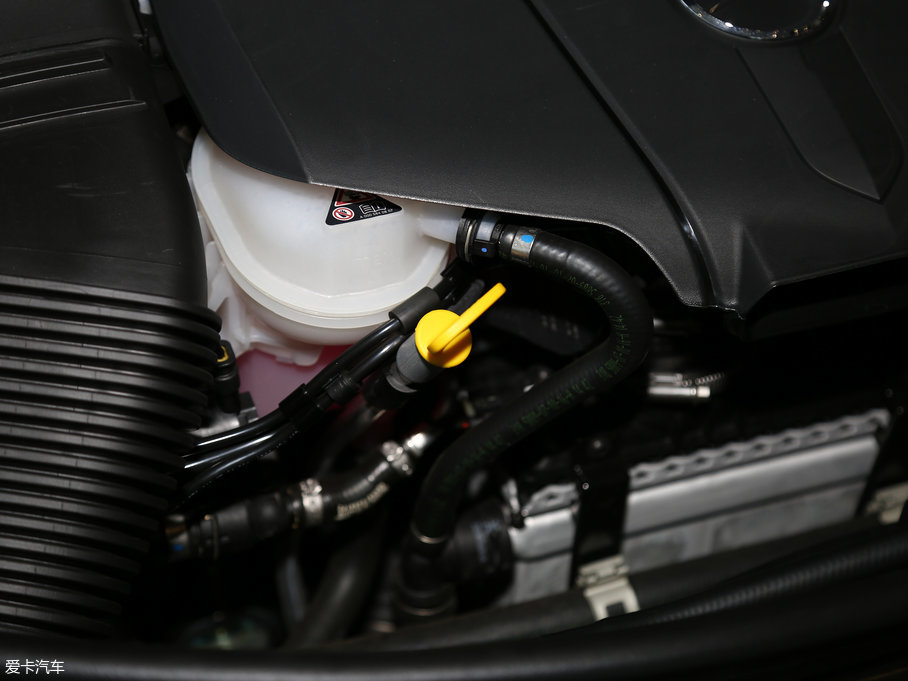 2017YR R 320 4MATIC Aذ