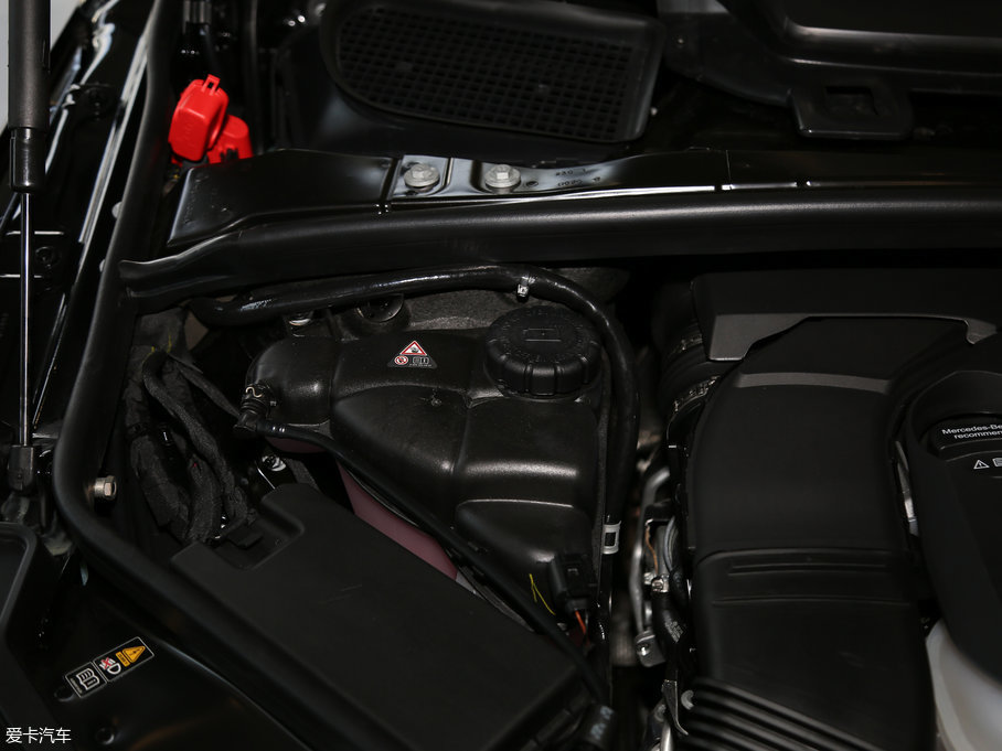 2017��YR�� R 320 4MATIC ���A����ذ�