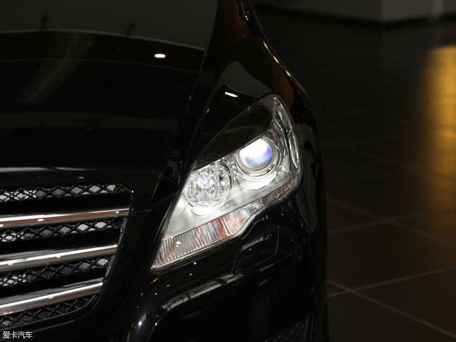 2017YR R 400 4MATIC ذ