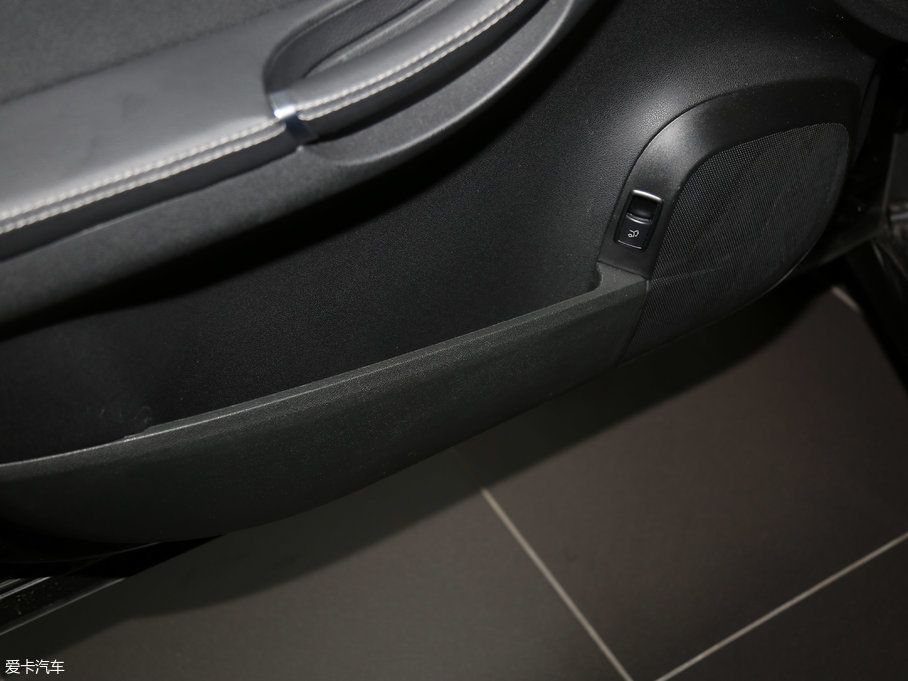 2017YR R 400 4MATIC ذ