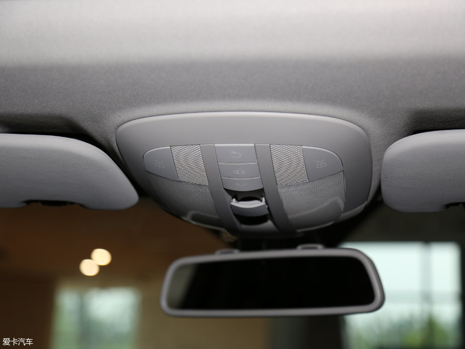 2017YR(j) R 400 4MATIC ذ