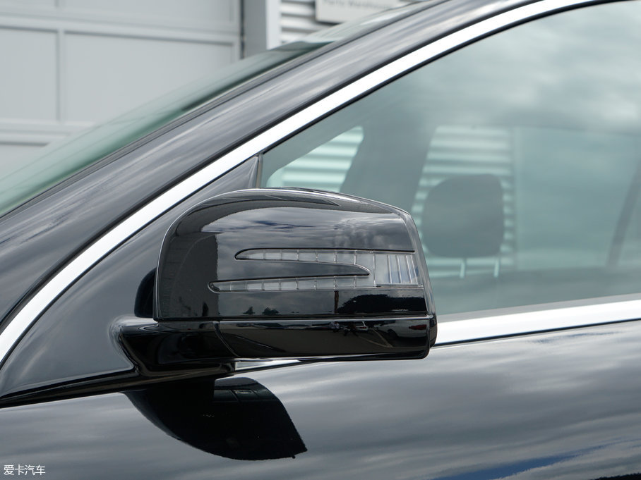 2017YR(j) R 320 4MATIC ̄(w)ذ