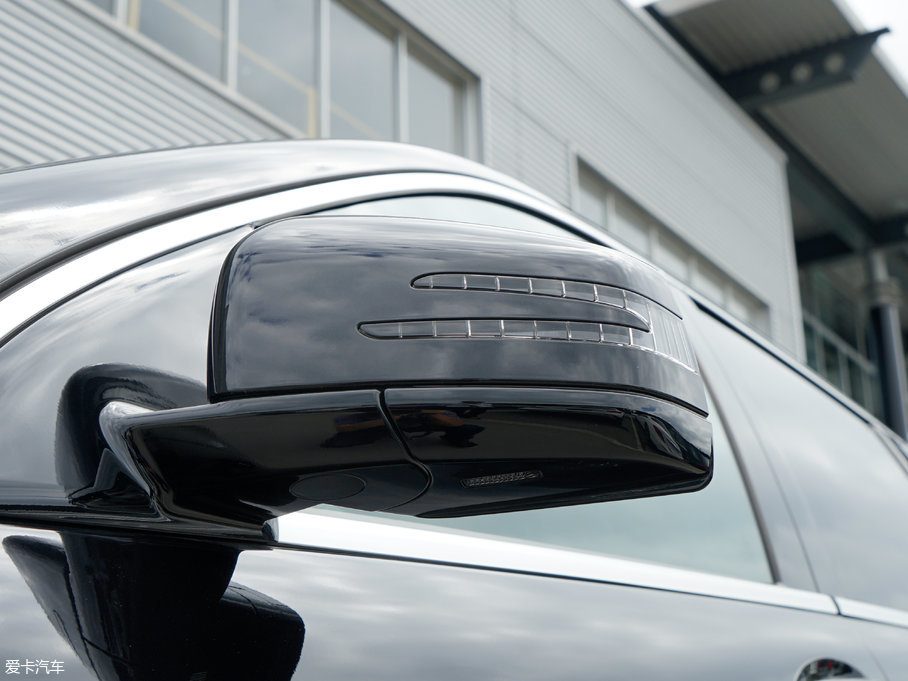 2017YR R 320 4MATIC ̄ذ