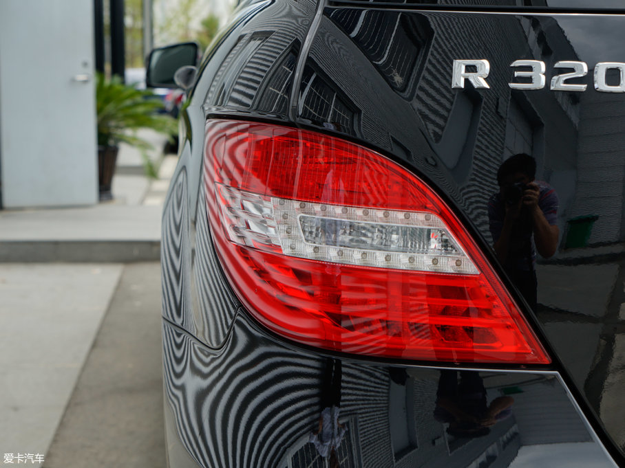 2017YR R 320 4MATIC ̄ذ