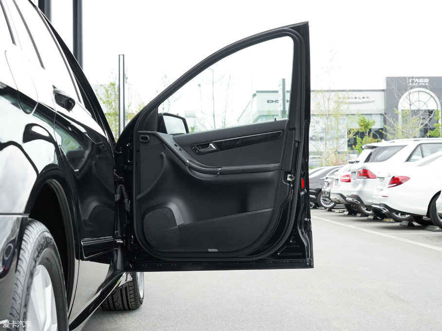 2017YR(j) R 320 4MATIC ̄(w)ذ