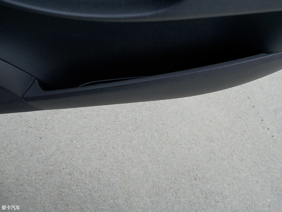 2017YR R 320 4MATIC ̄ذ