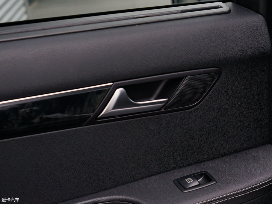 2017YR R 320 4MATIC ̄ذ