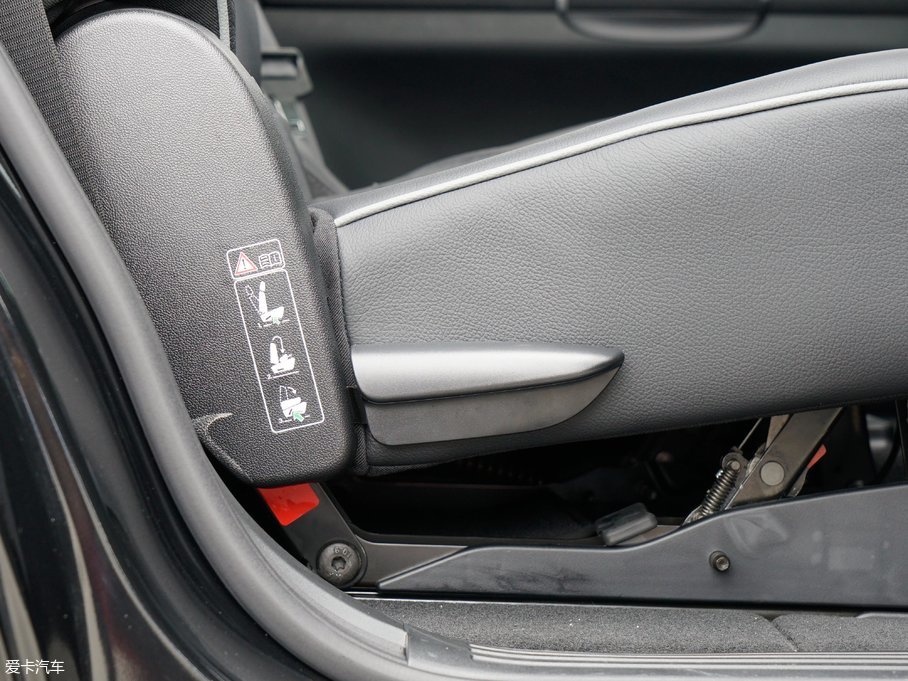 2017YR R 320 4MATIC ̄ذ