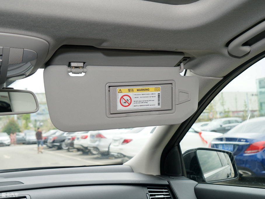 2017YR R 320 4MATIC ̄ذ